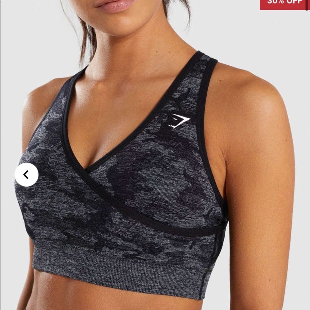 Adapt camo seamless sports bra. Size L.